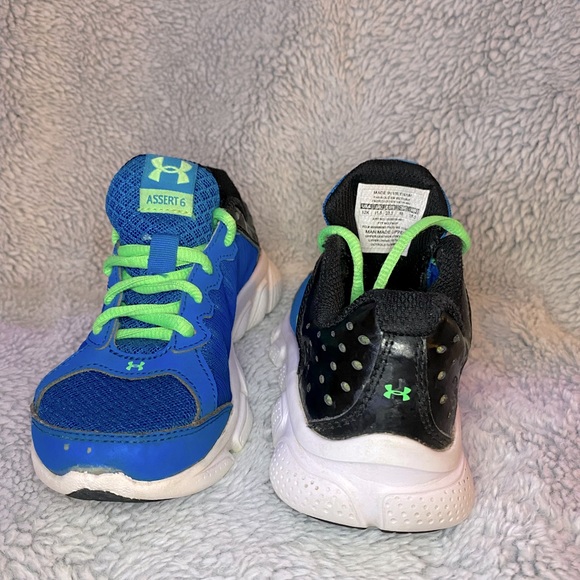 Youth Under Armour Shoes - Picture 3 of 3